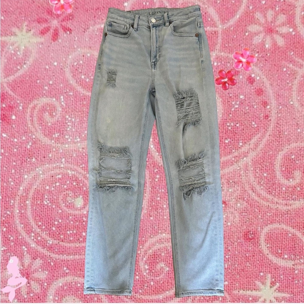 American Eagle Outfitters Women's light wash Distressed Straight Leg Jeans